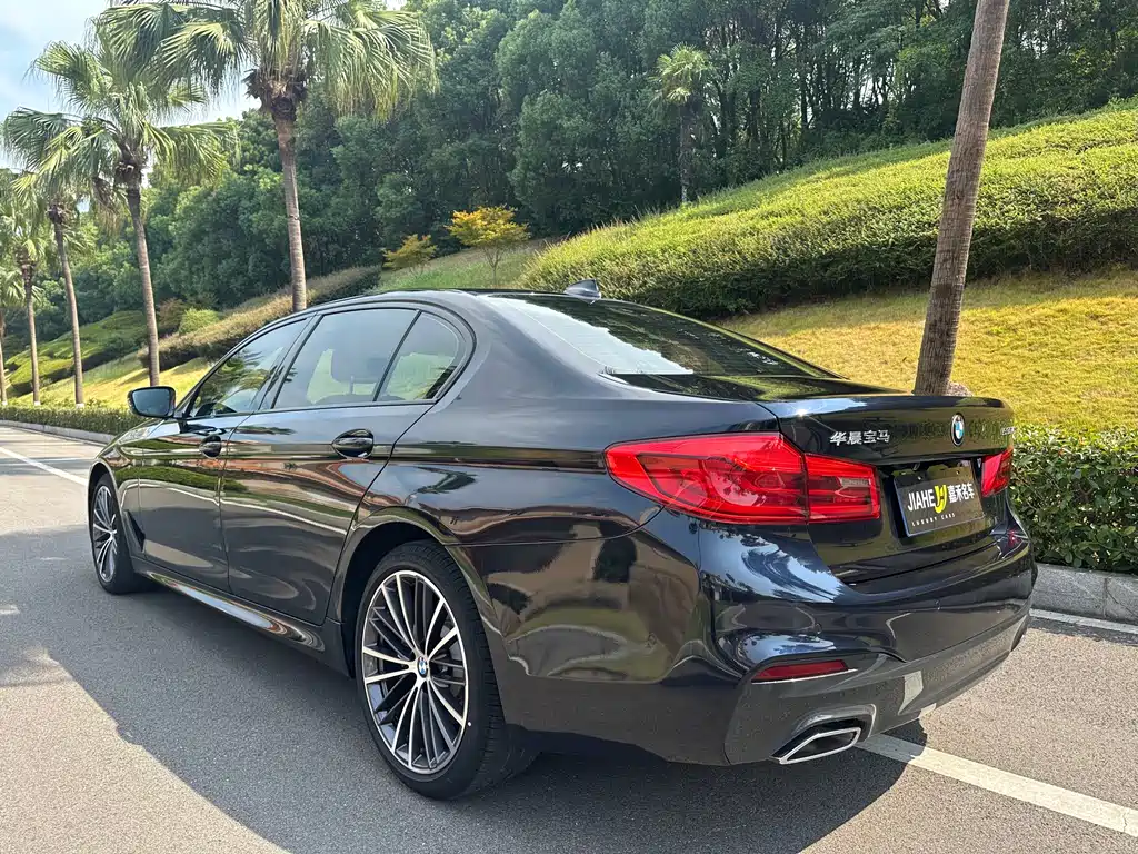 BMW  5 SERIES