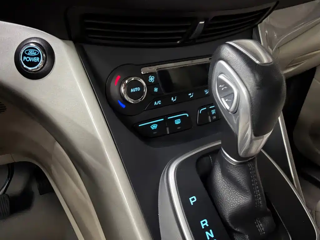 Ford Kuga — миниатюра 15