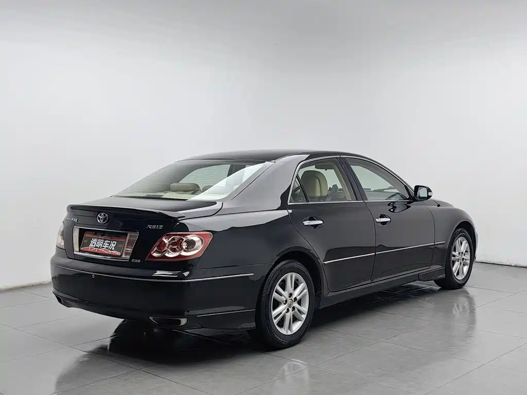 Toyota Reiz — миниатюра 2