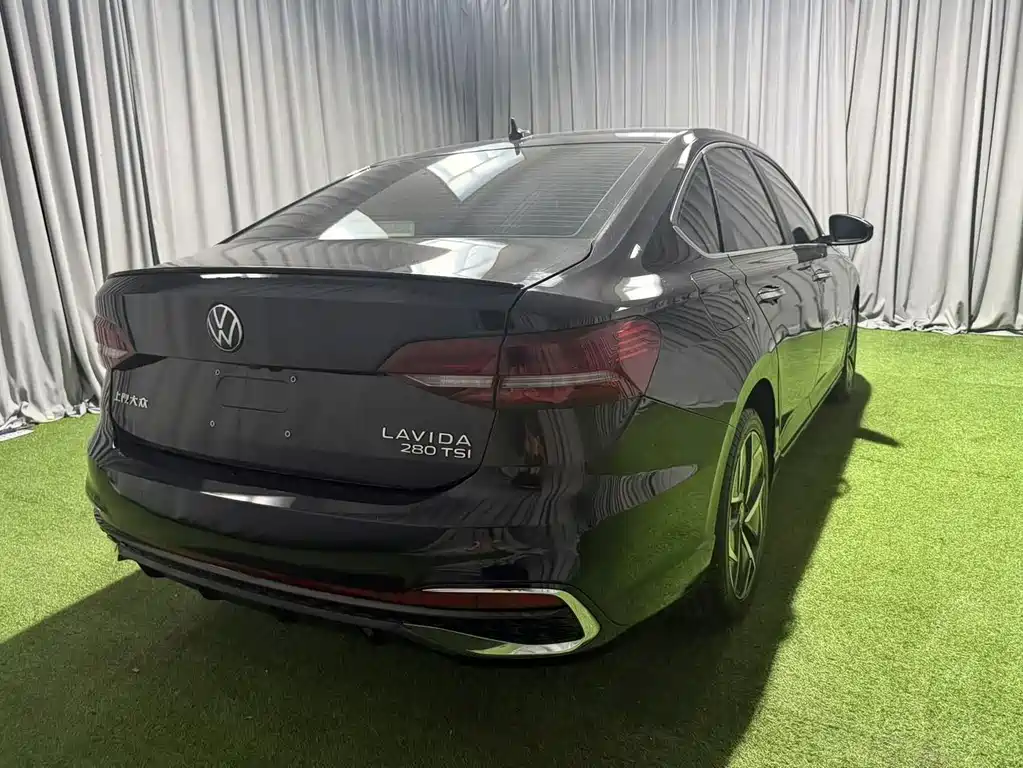 Volkswagen Lavida — миниатюра 5