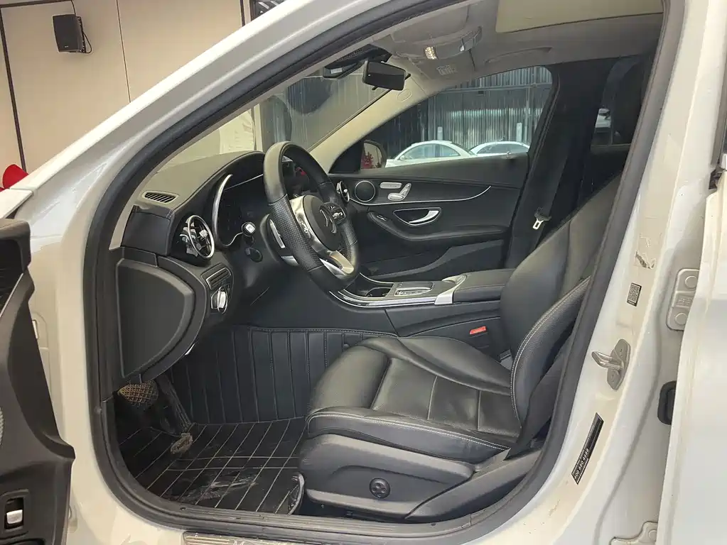 Mercedes-Benz C-Class — миниатюра 4