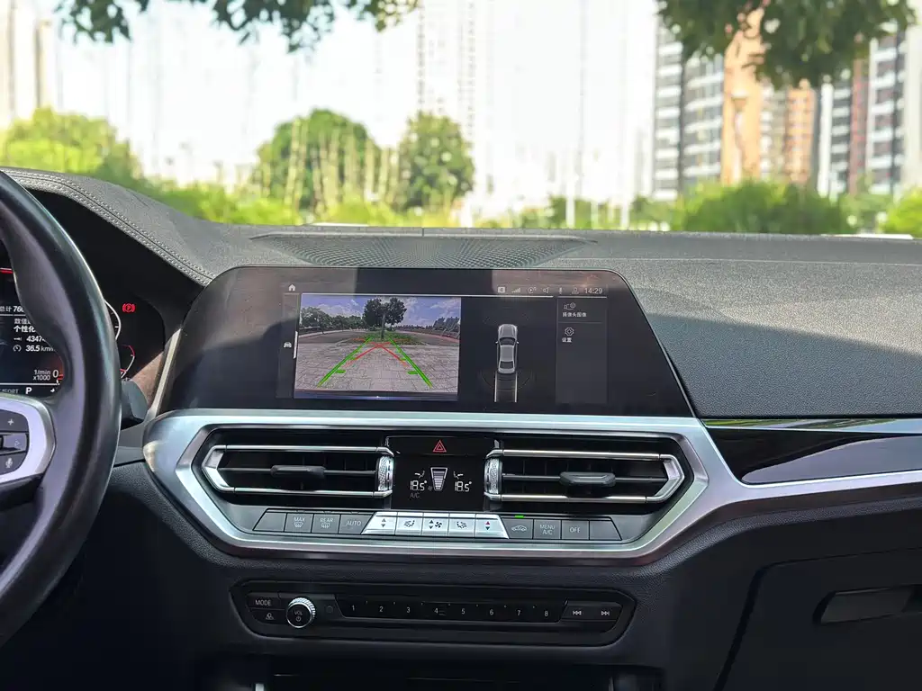 BMW 3 Series - фото 12