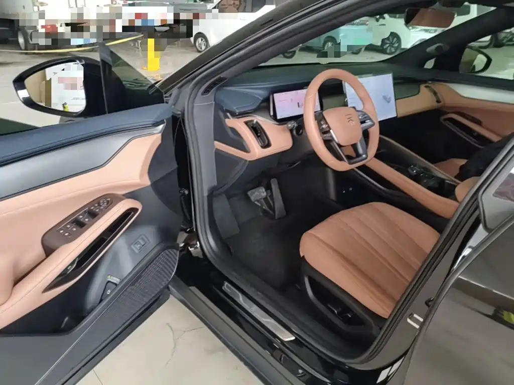 BYD L EV — миниатюра 16