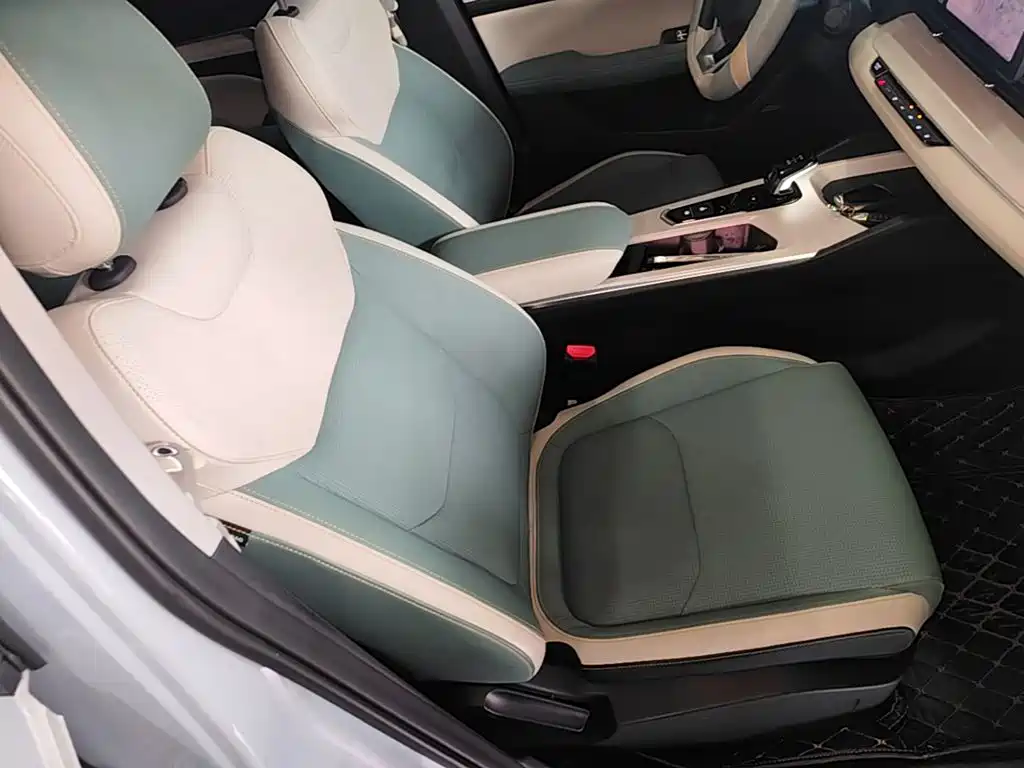 Geely L HiP — миниатюра 25