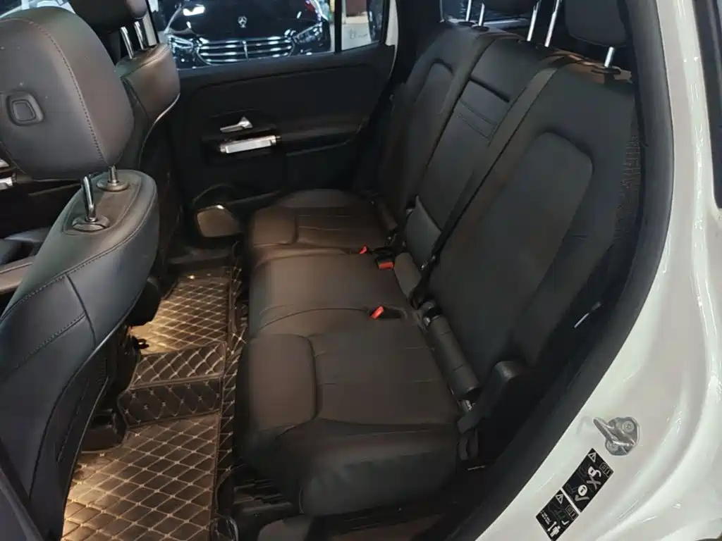 Mercedes-Benz GLB — миниатюра 17