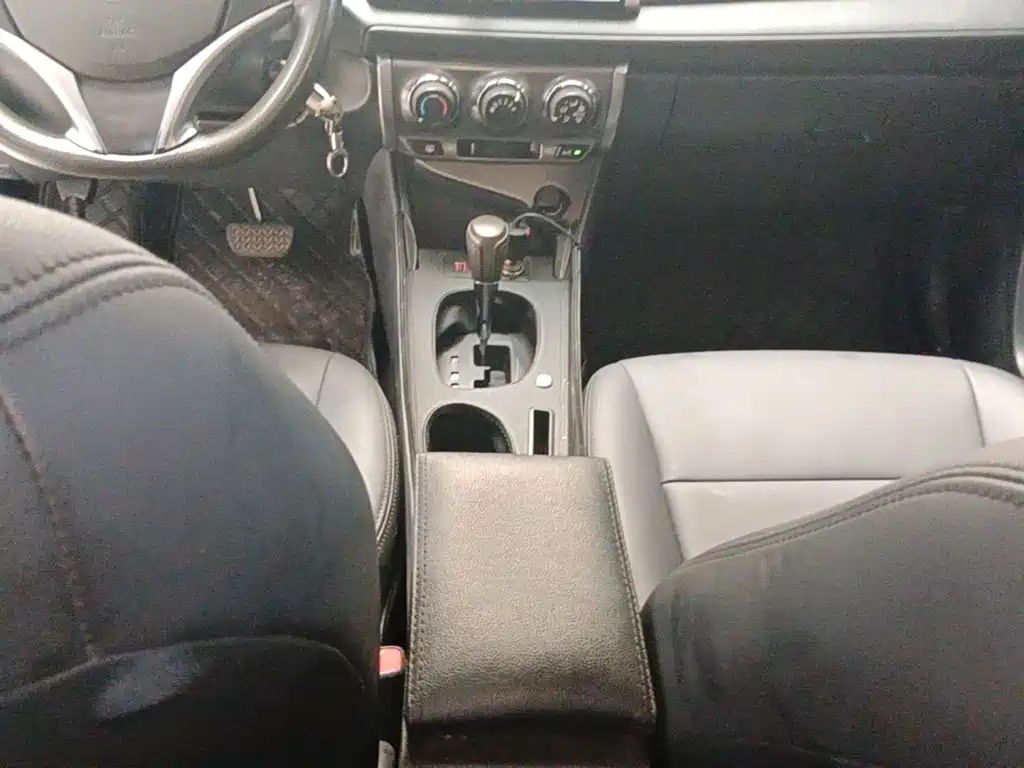 Toyota Yaris L — миниатюра 14