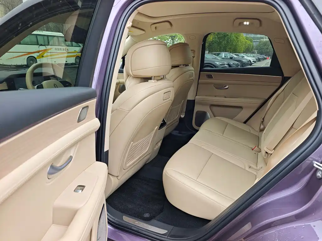 AITO ASK THE WORLD M5