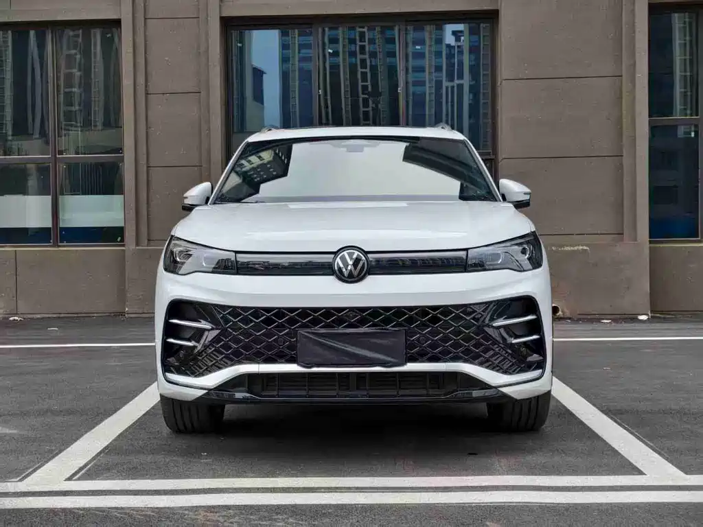 Volkswagen Tiguan L — миниатюра 2