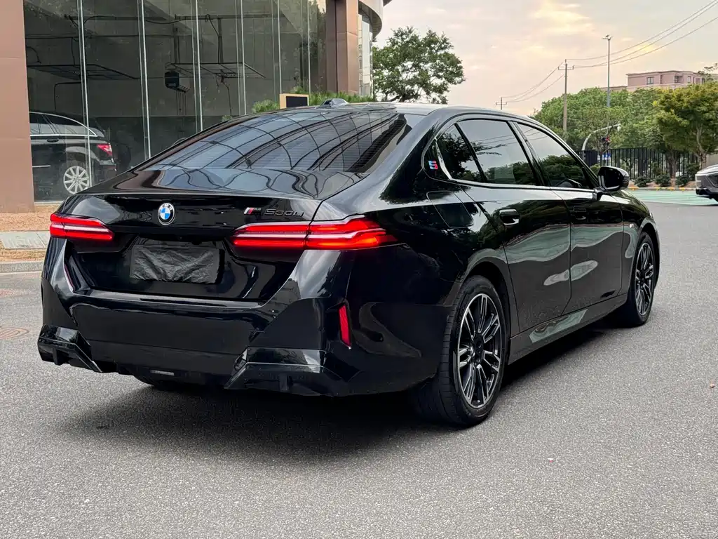 BMW 5 Series — миниатюра 16