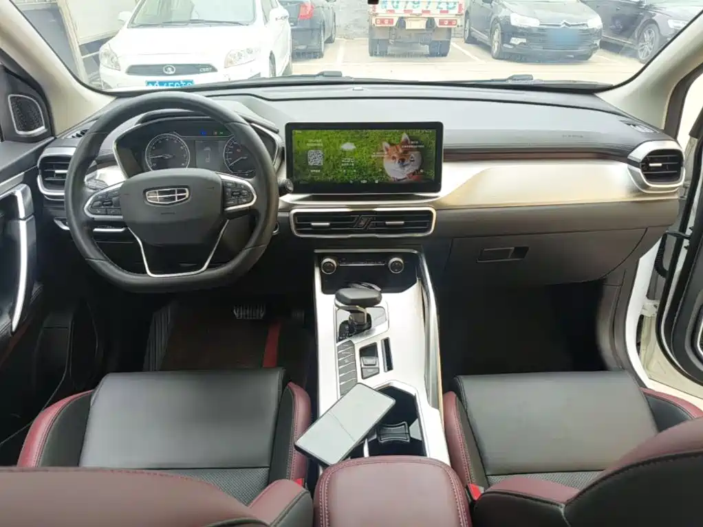 Geely Binyue — миниатюра 10