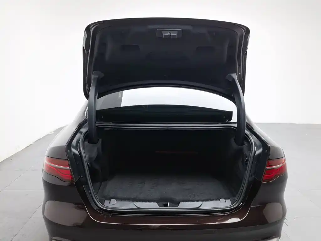 Jaguar XEL — миниатюра 16