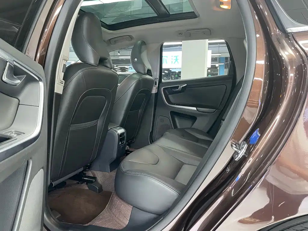 Volvo XC60 — миниатюра 4