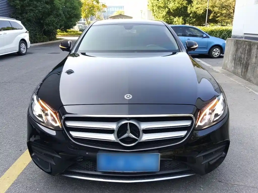 Mercedes-Benz E-Class — миниатюра 3