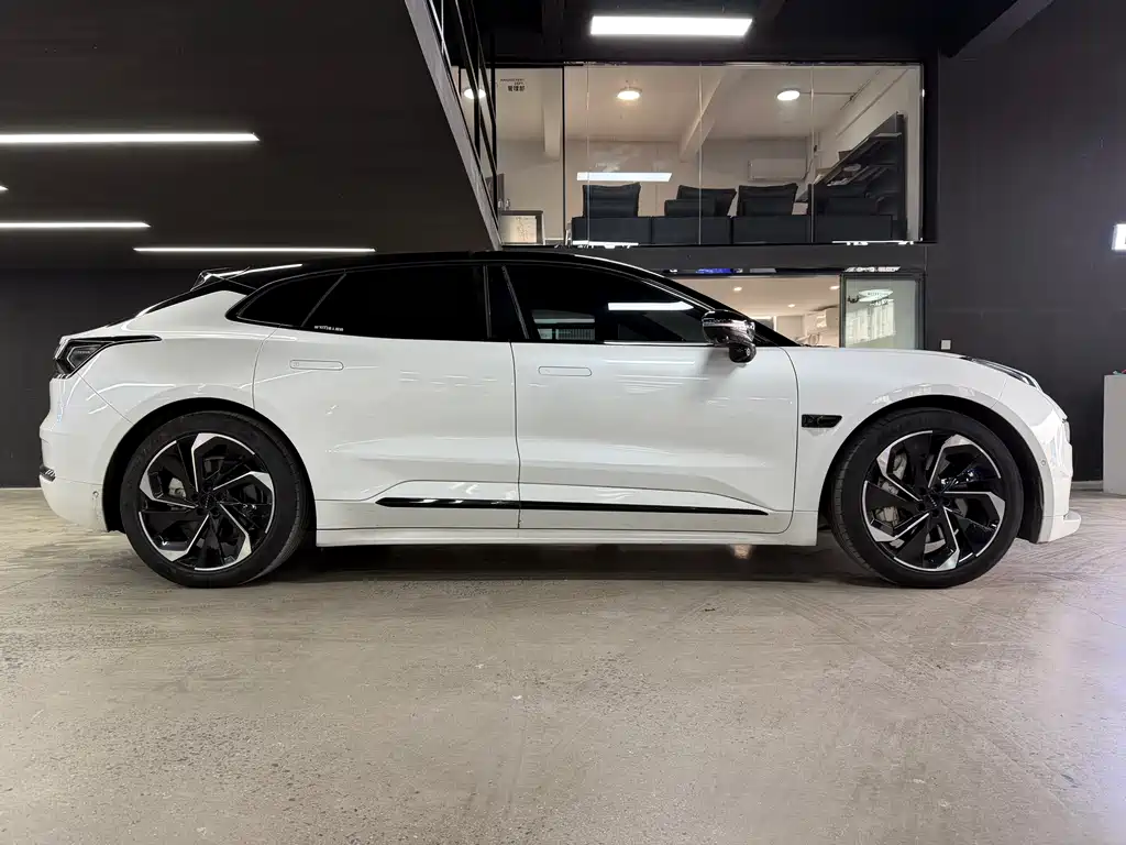 ZEEKR EXTREME KRYPTON 001