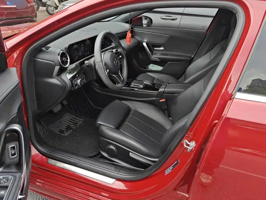 Mercedes-Benz A-Class — миниатюра 9