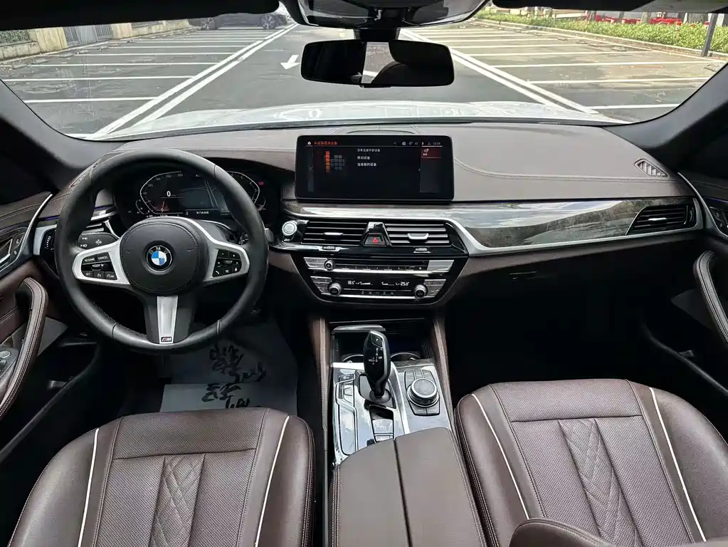 BMW 5 Series — миниатюра 8