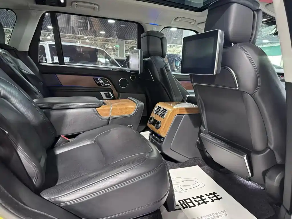 Land Rover Range Rover — миниатюра 8
