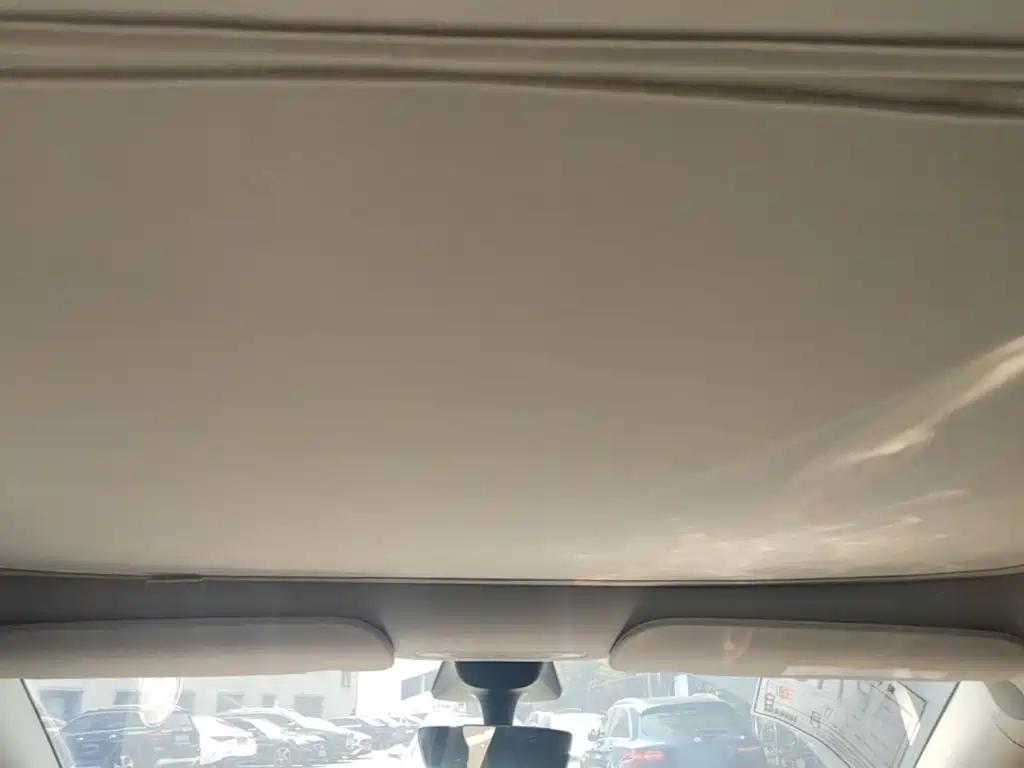 Tesla Model Y — миниатюра 23