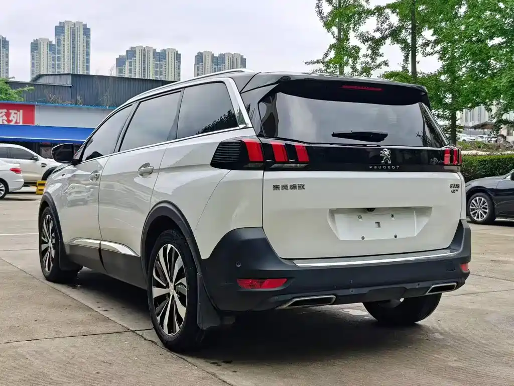 Peugeot 5008 — миниатюра 9