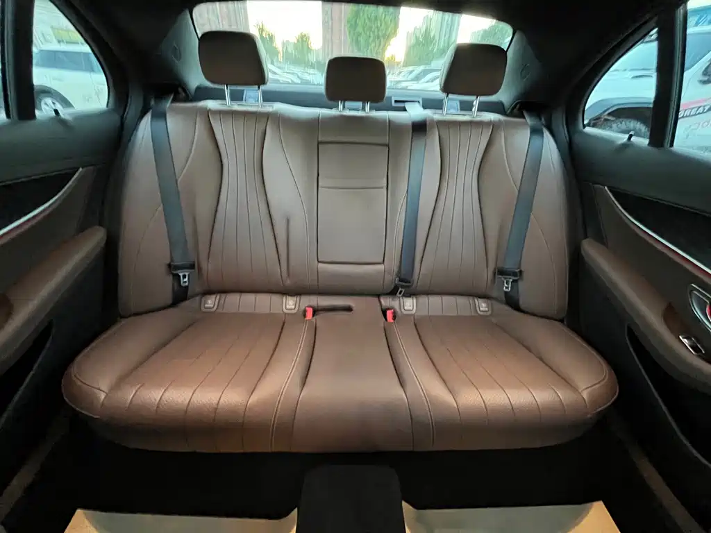 Mercedes-Benz E-Class (Import) — миниатюра 17