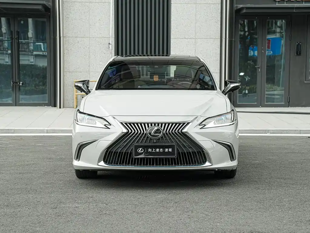 Lexus ES — миниатюра 2