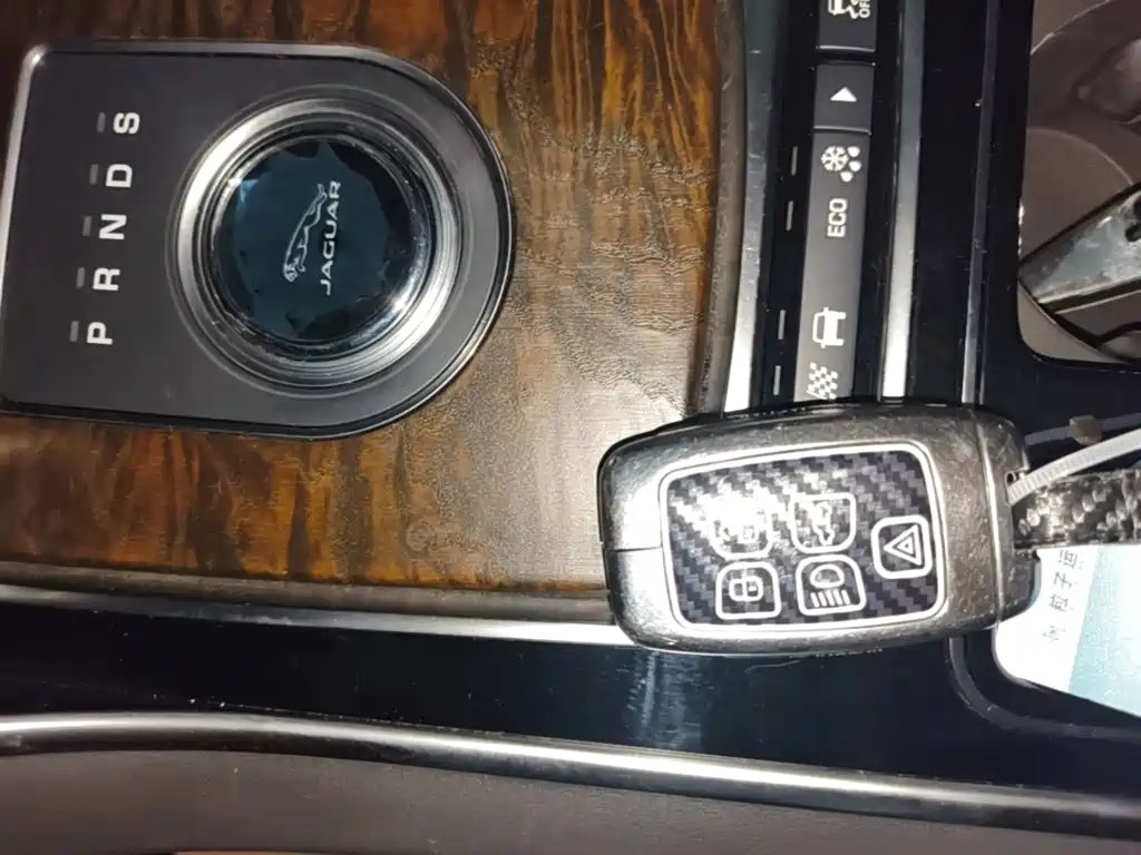 Jaguar XFL — миниатюра 9
