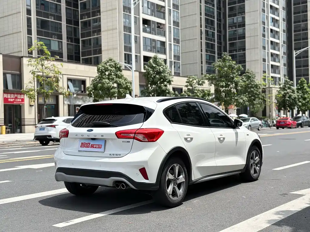 FORD FOX ACTIVE