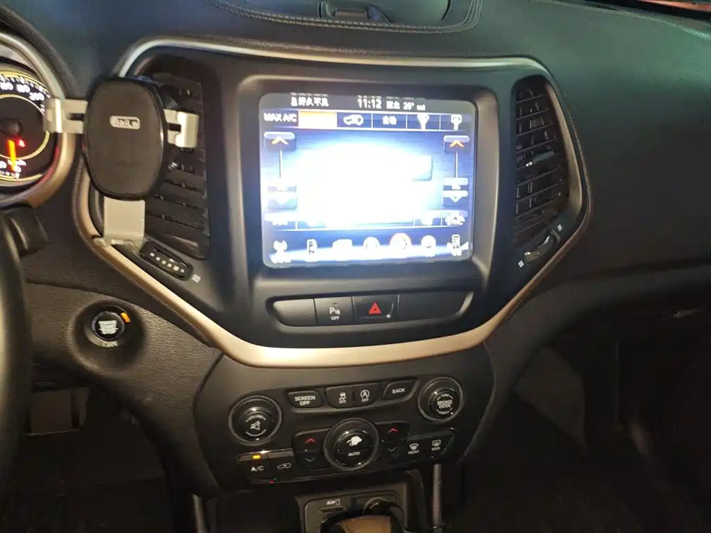 Jeep Cherokee — миниатюра 14