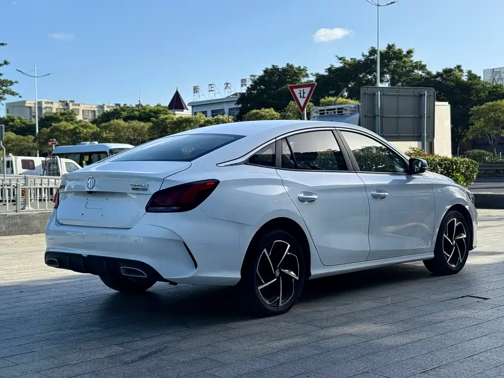 MG MG5 — миниатюра 15