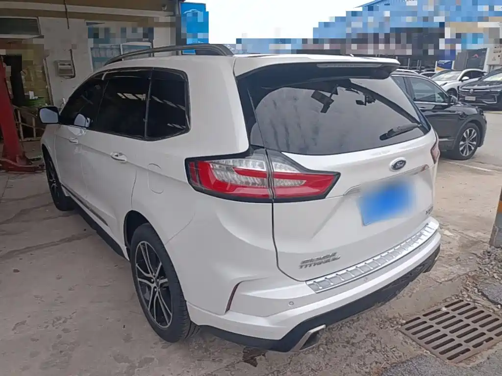 Ford Edge — миниатюра 5