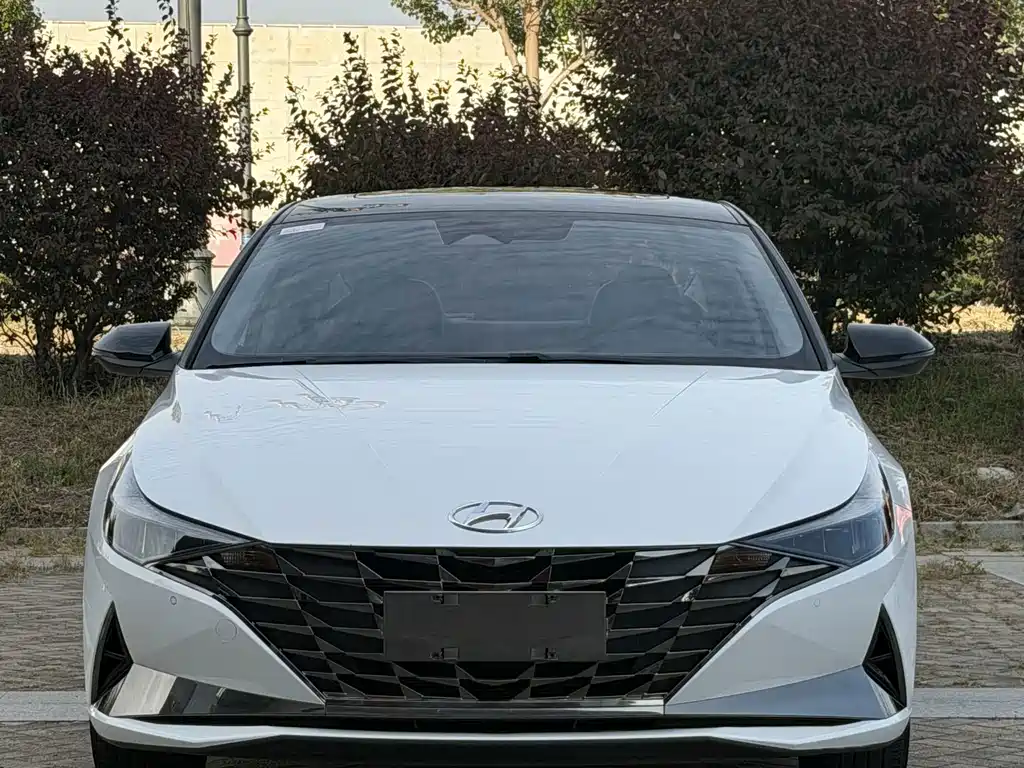 Hyundai Elantra — миниатюра 3