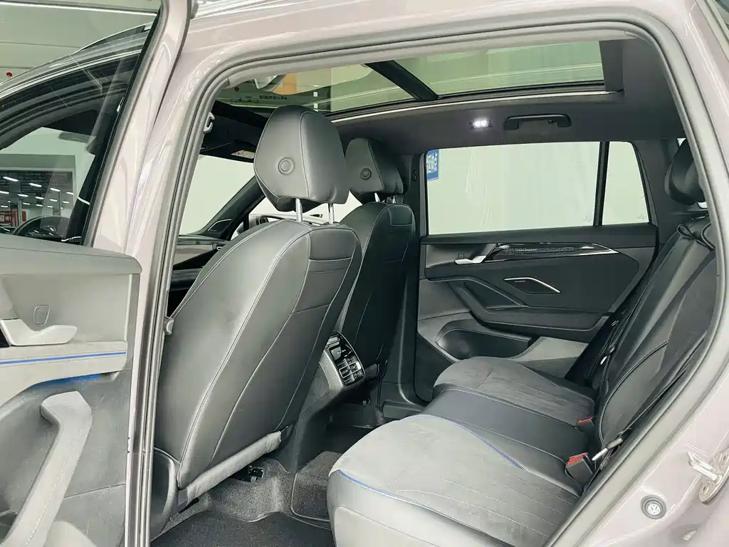 Volkswagen Tiguan L — миниатюра 11