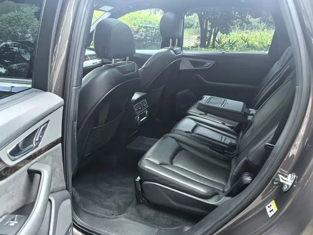 Audi Q7 — миниатюра 8
