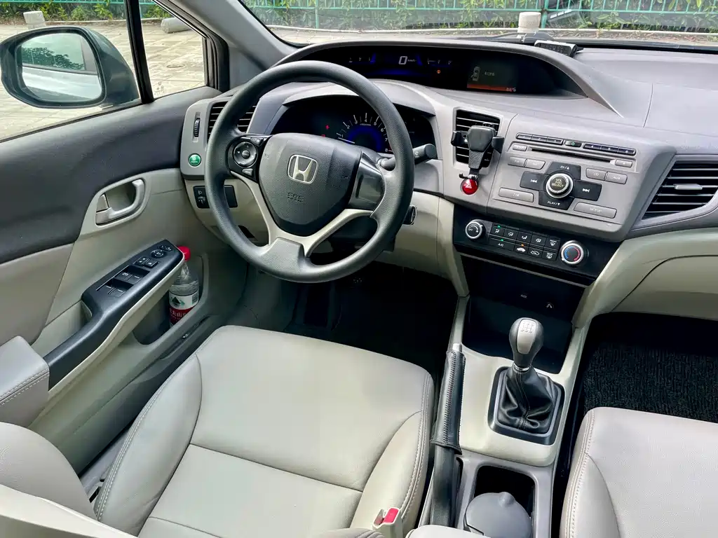 Honda Civic — миниатюра 12