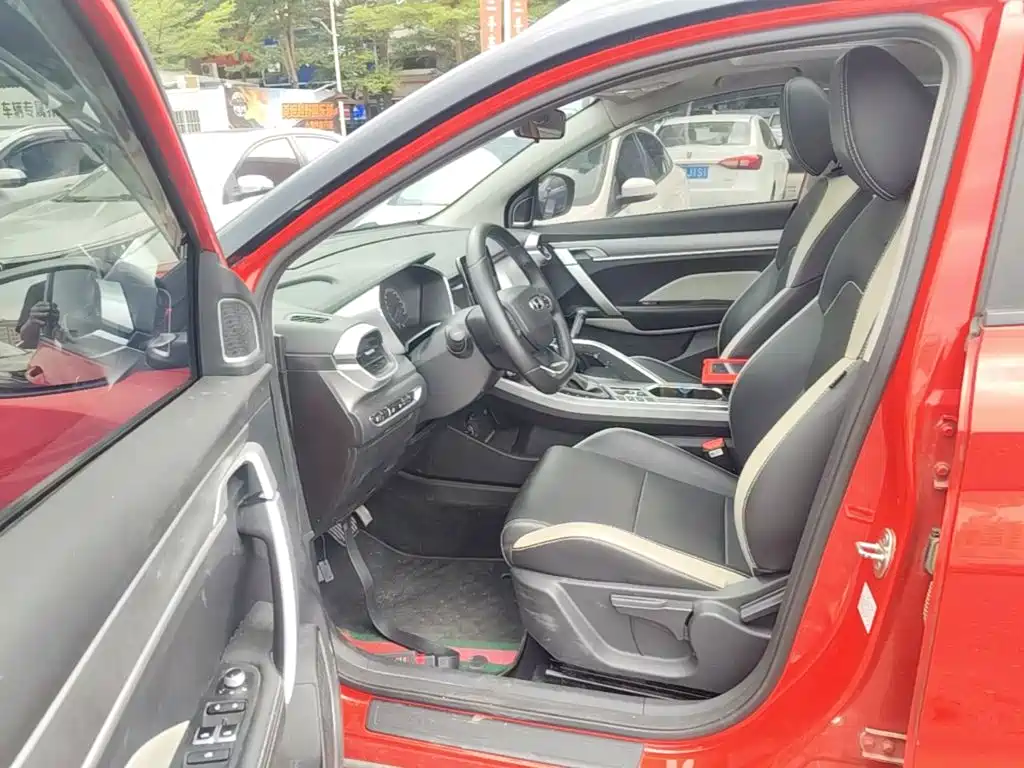 Geely Binyue — миниатюра 15