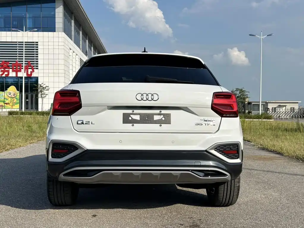 Audi Q2L — миниатюра 5