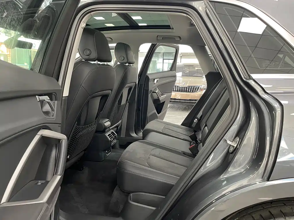 Audi Q3 2023 35 TFSI Fashion (1.4T)