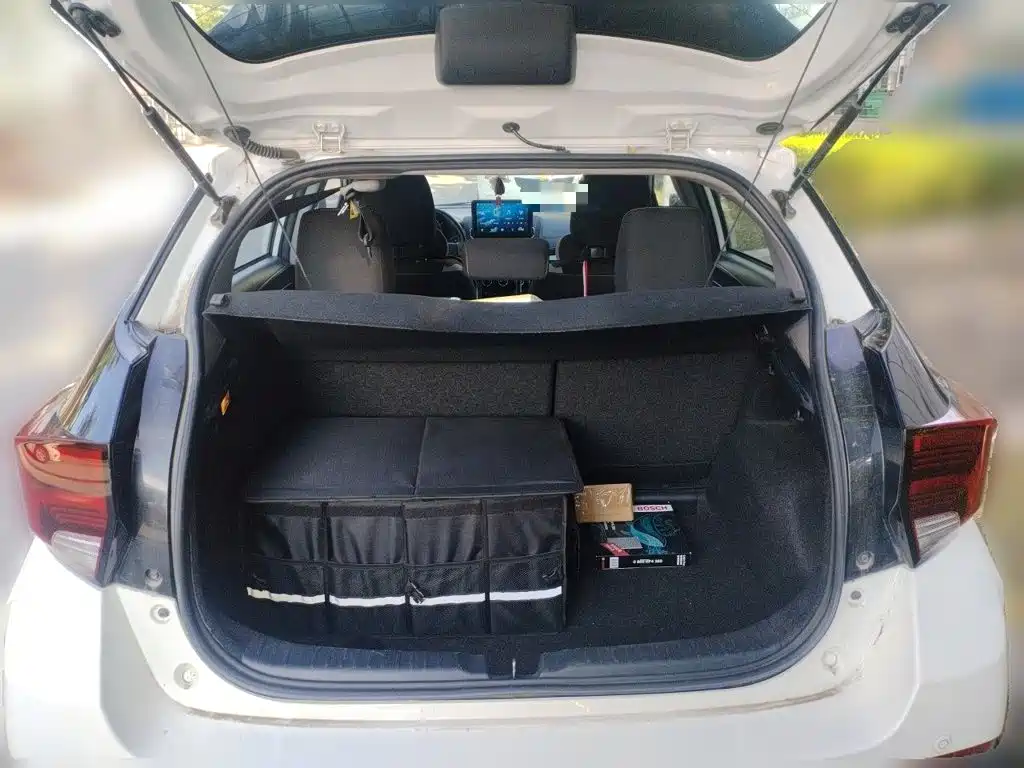 Toyota Yaris L — миниатюра 15