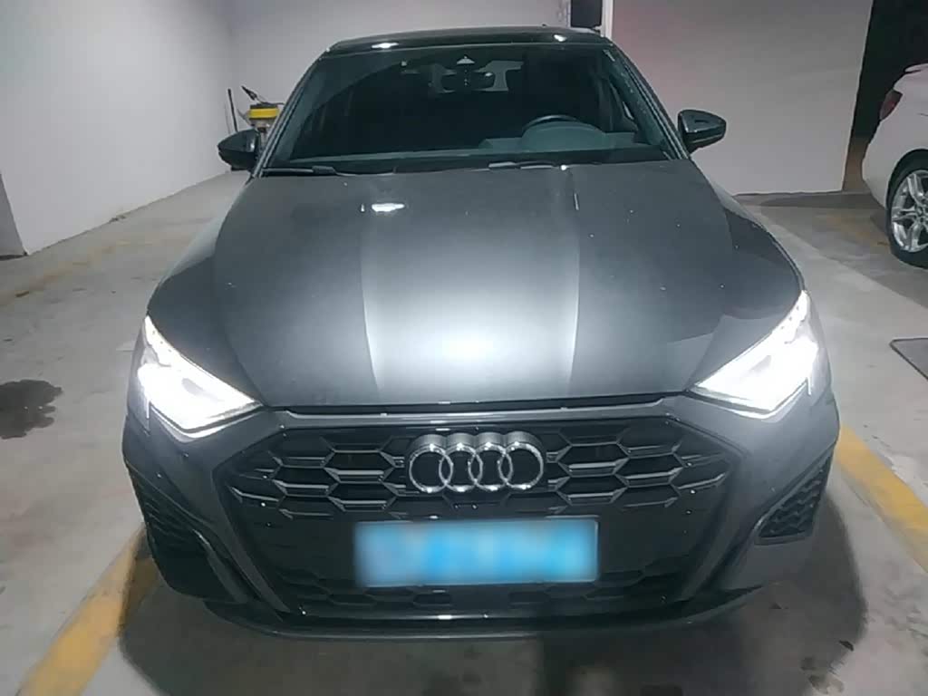 Audi A3 1.4 л 2023 г. Серебристо-серый, пробег 48700 км