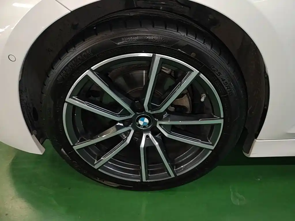 BMW 3 Series — миниатюра 23