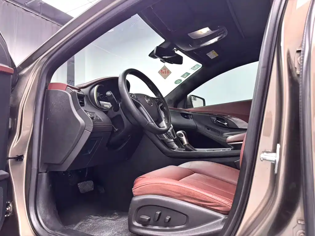 Buick LaCrosse — миниатюра 4