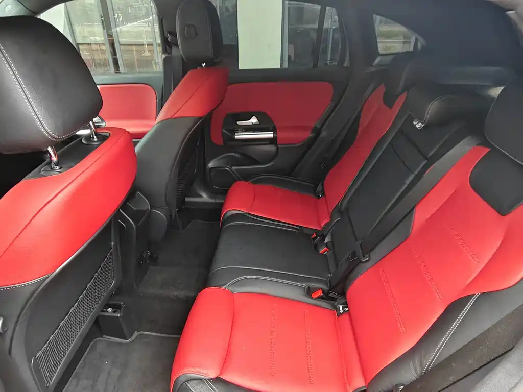 Mercedes-Benz GLA AMG — миниатюра 6