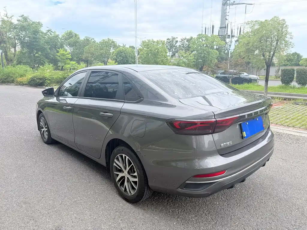 Geely Emgrand 2023 4 Champion 1.5L CVT Luxury