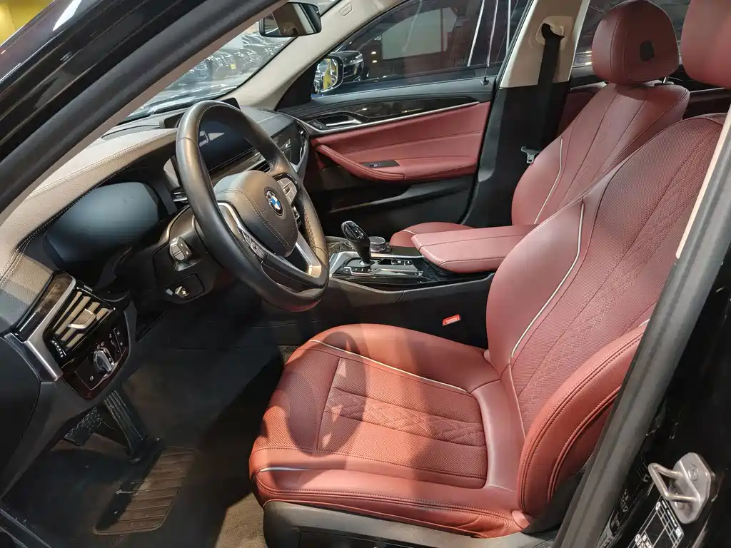BMW 5 Series — миниатюра 4