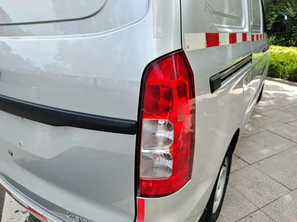 Wuling Hongguang V — миниатюра 8