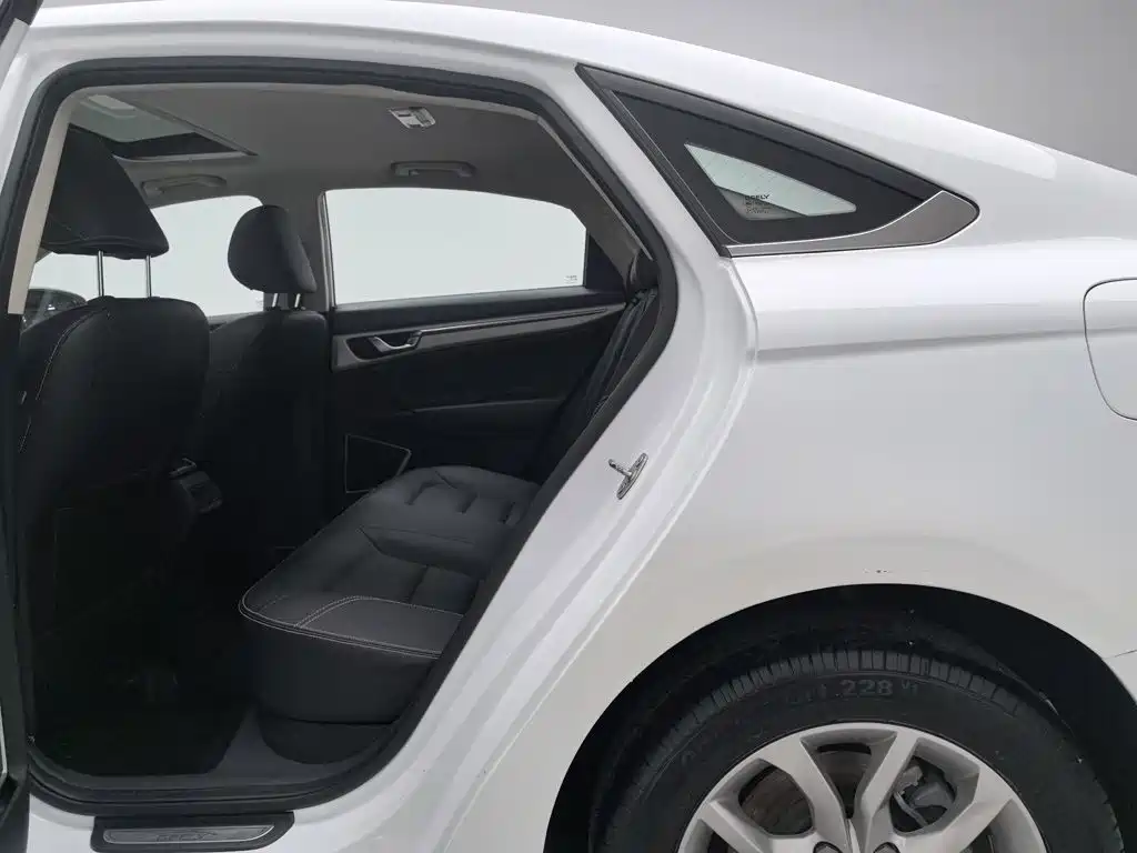 Geely Emgrand GL — миниатюра 15