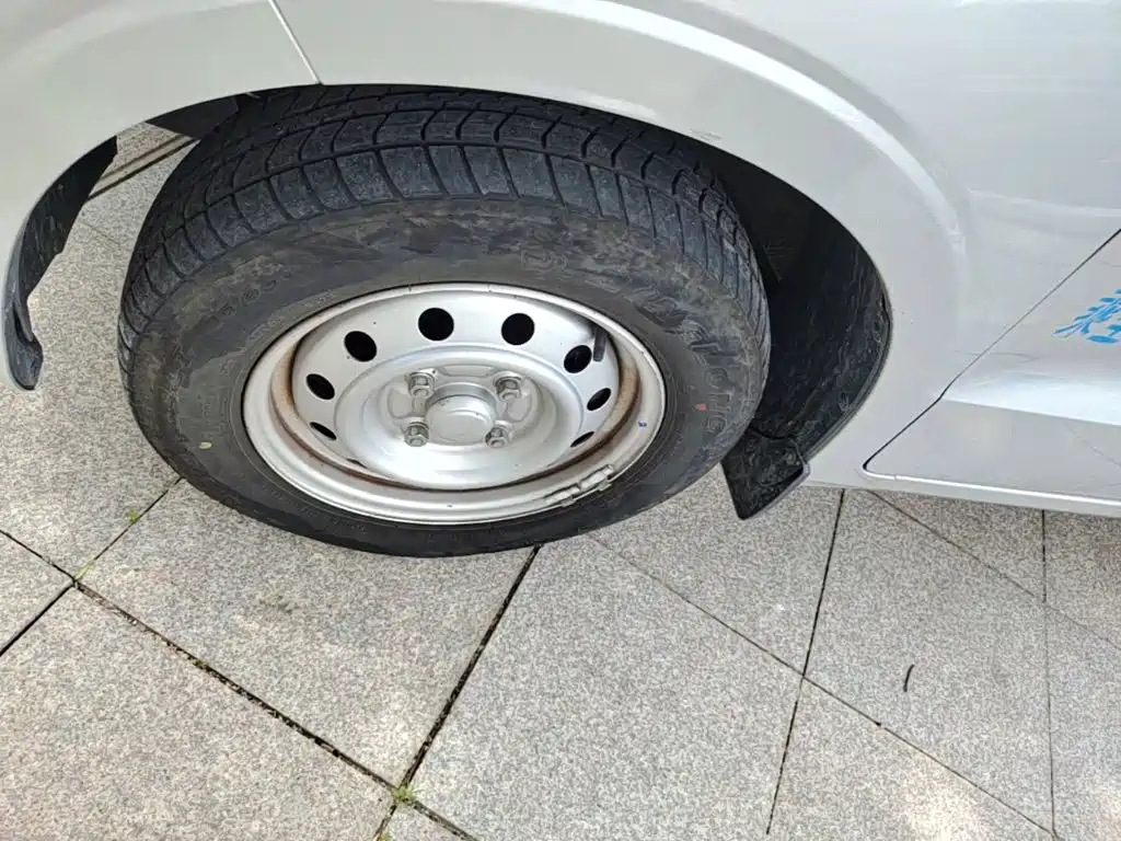 Wuling Hongguang V — миниатюра 23
