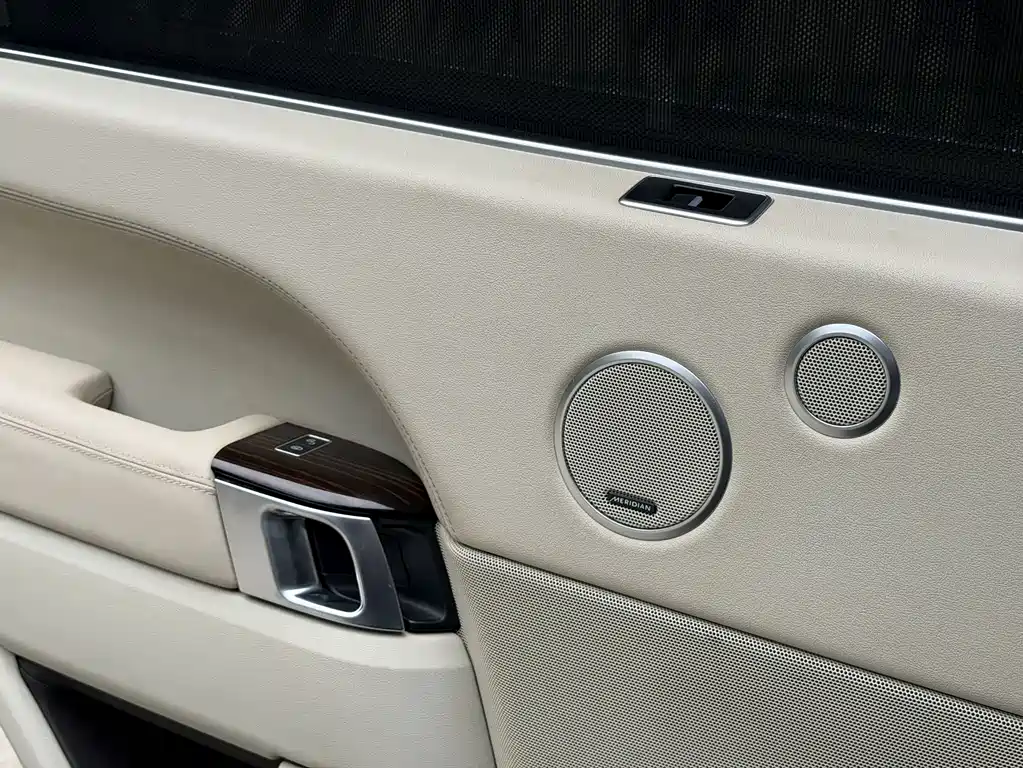Land Rover Range Rover — миниатюра 11