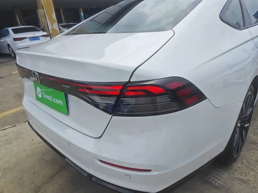 Honda Accord — миниатюра 8