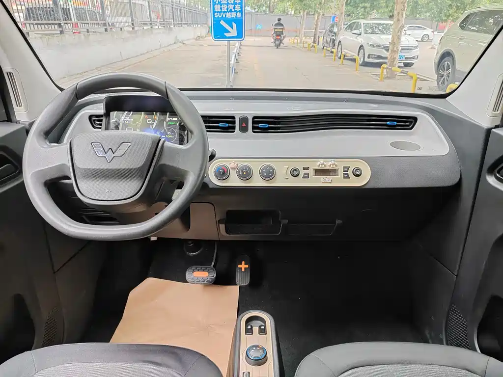 Wuling MINIEV — миниатюра 8